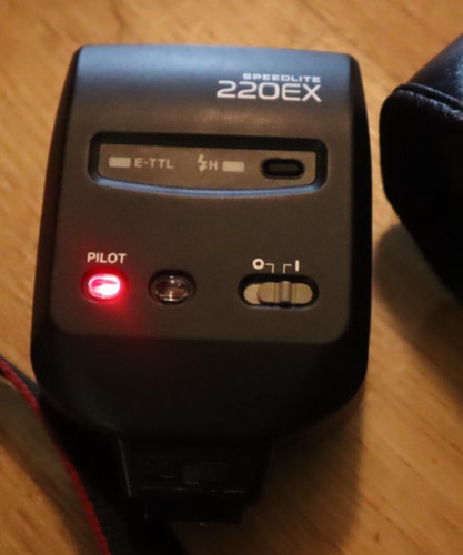 Canon flash speedlite 220ex - canon,